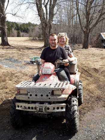 lisa_rockey_4_wheeling.jpg lisa_rockey_4_wheeling.jpg